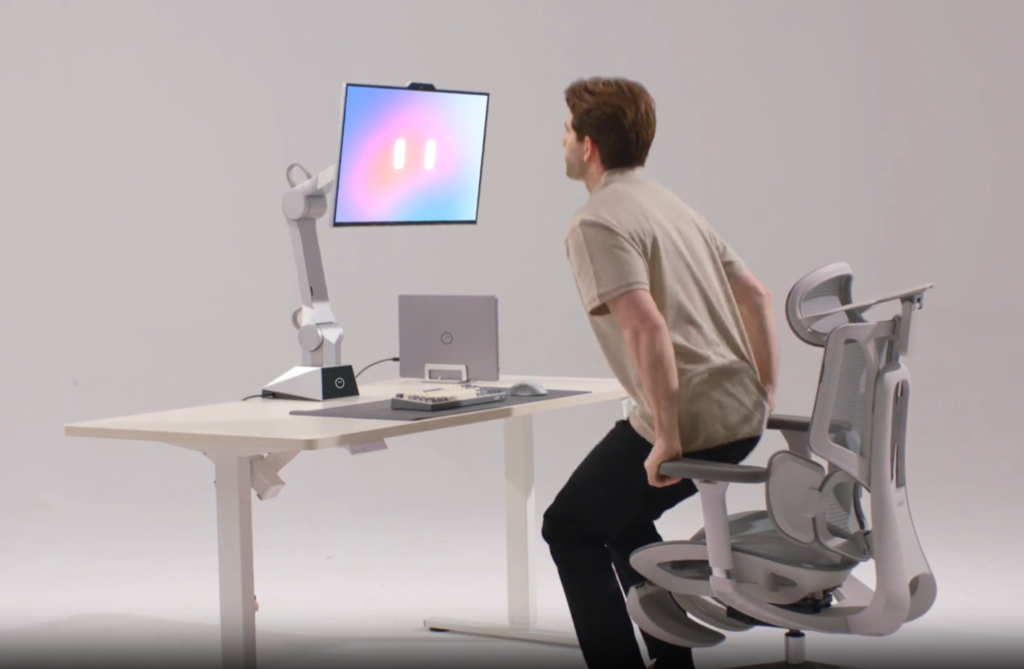 cybopal one 1 Cybopal Desktop Robotic Terminal moves the monitor when you move